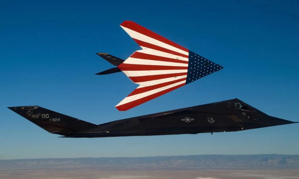 F-117: Ποια απόσυρση ; Nέες αποκαλυπτικές εικόνες των πρώτων stealth αεροσκαφών των ΗΠΑ